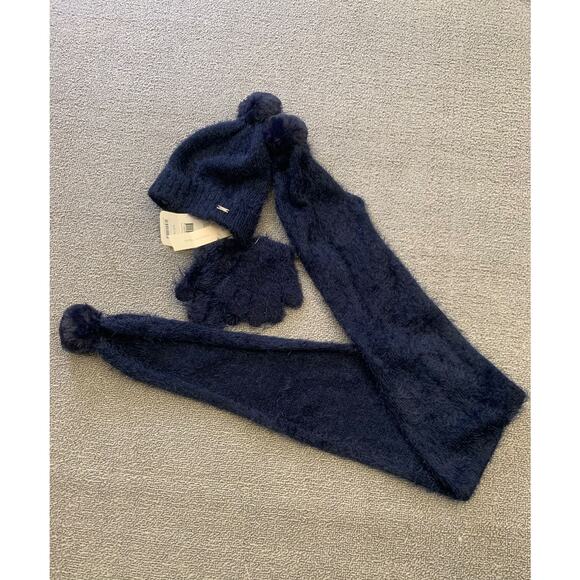 Mayoral Kids 2-4 Blue Fuzzy Pompom 3 in 1 Set Hat Scarf Mitten NWT - Picture 1 of 5